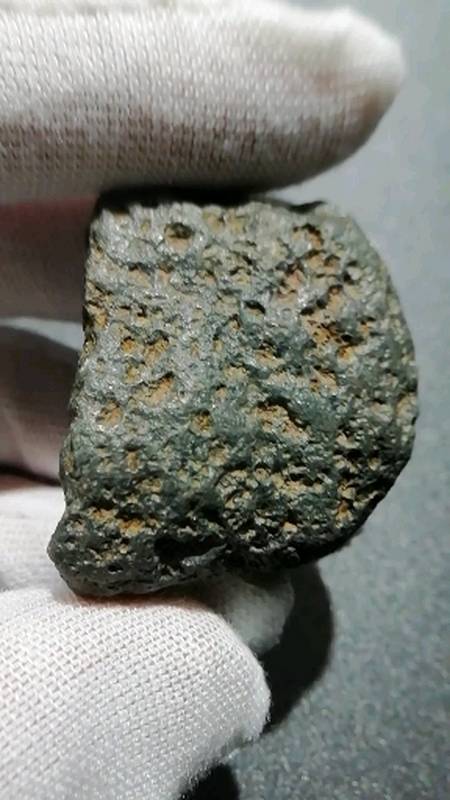 分享一块半载体稀有的火星石陨石无磁,喜欢的石友藏友点赞鼓励不足之