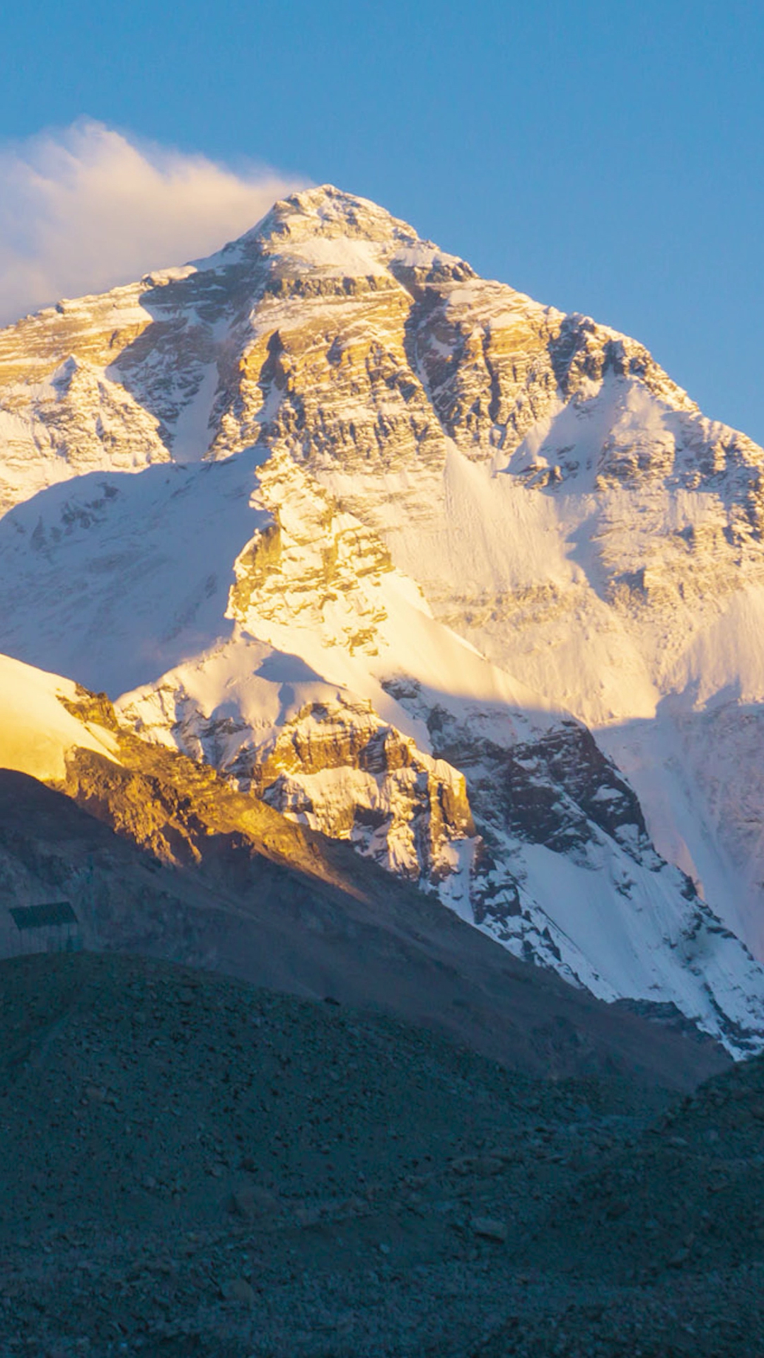 珠穆朗玛日照金山