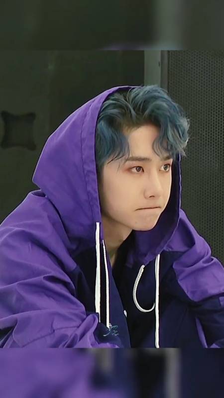 王一博#蓝发紫衣,被这个造型迷倒的何止我一个