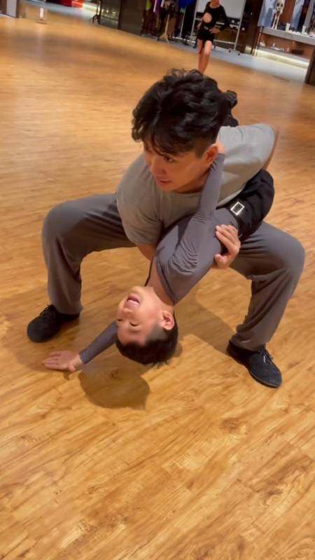 拉丁舞#有趣的课堂,可爱的曹政老师,这跳的是什么舞呀