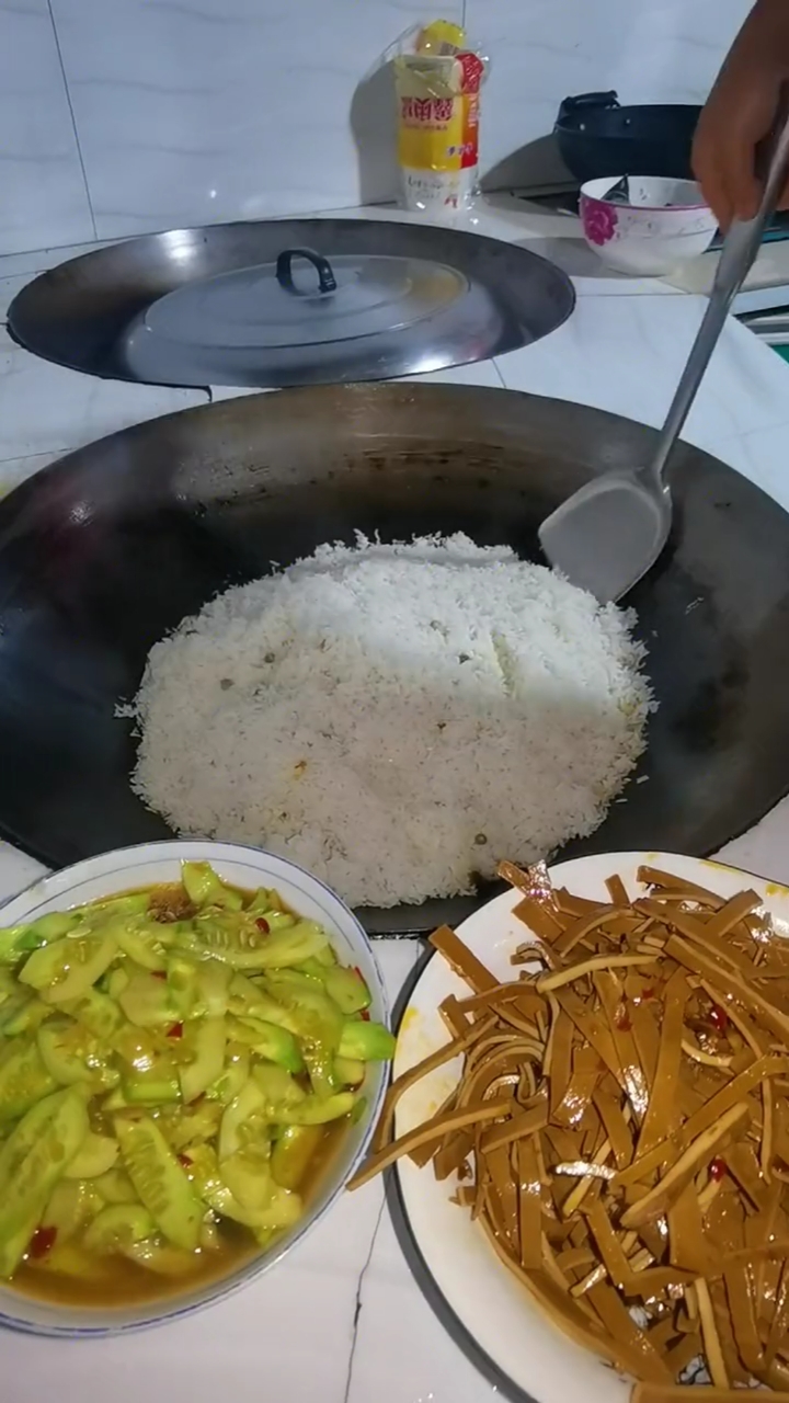 农村简单又好吃的农村柴火饭-度小视