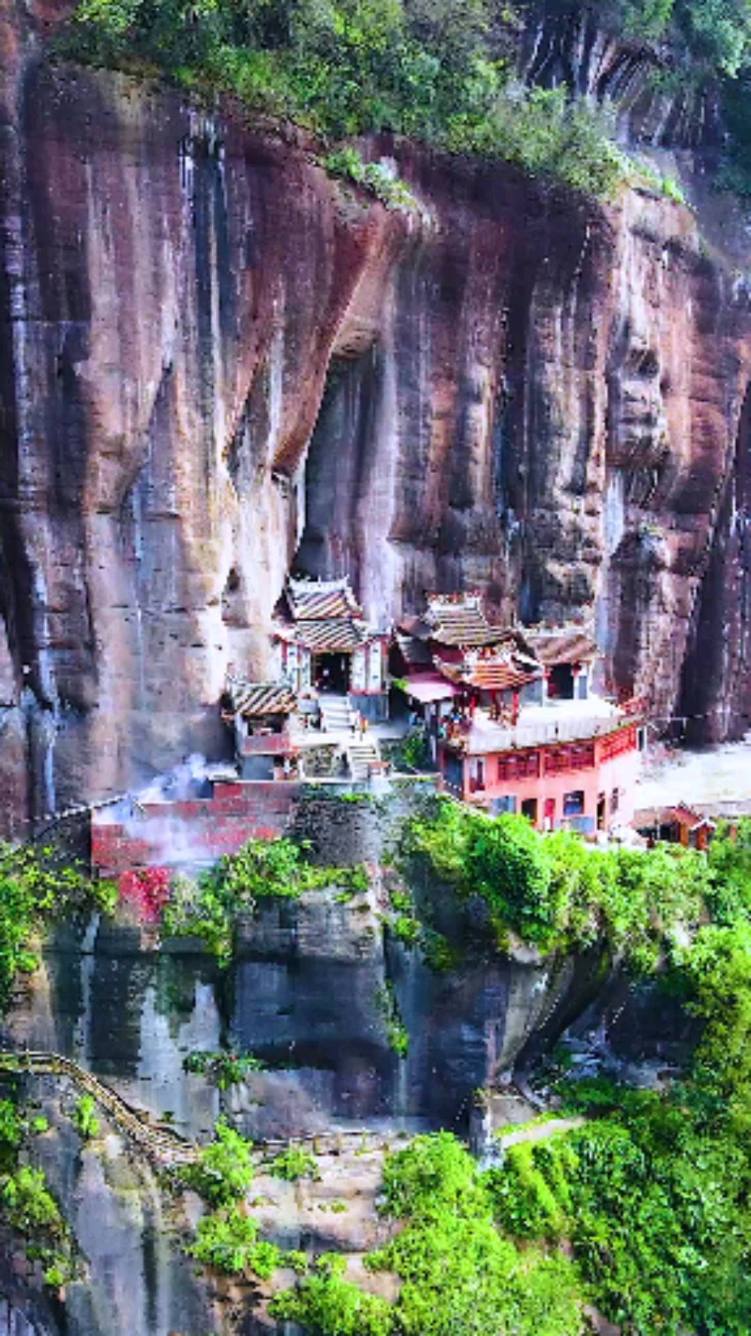 隐藏在桃源洞深处的悬空寺,徐霞客曾经来过,这里是福建三明永安百丈岩