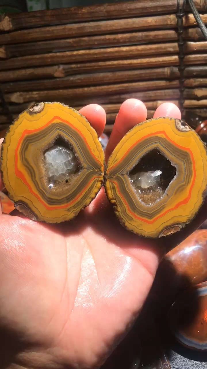 战国红玛瑙水晶洞聚宝盆