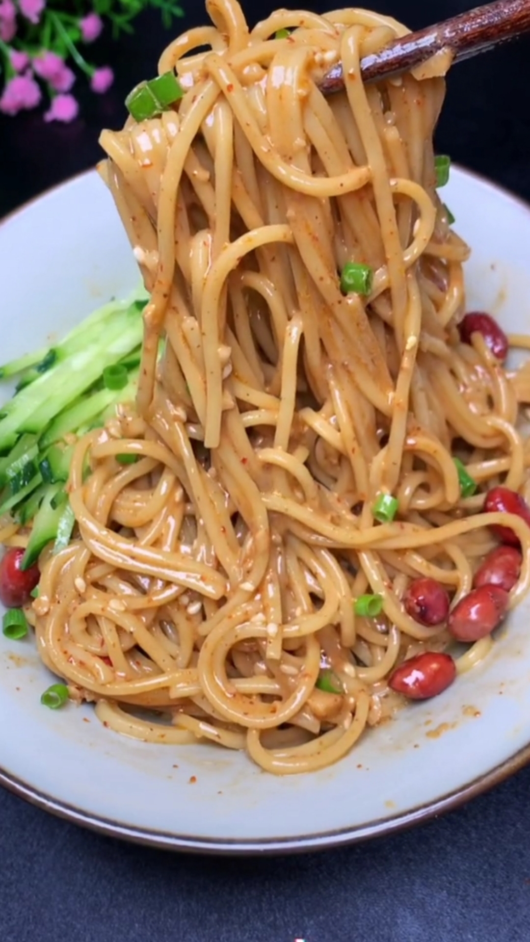 天气渐热,试试这个好吃的麻酱拌面吧