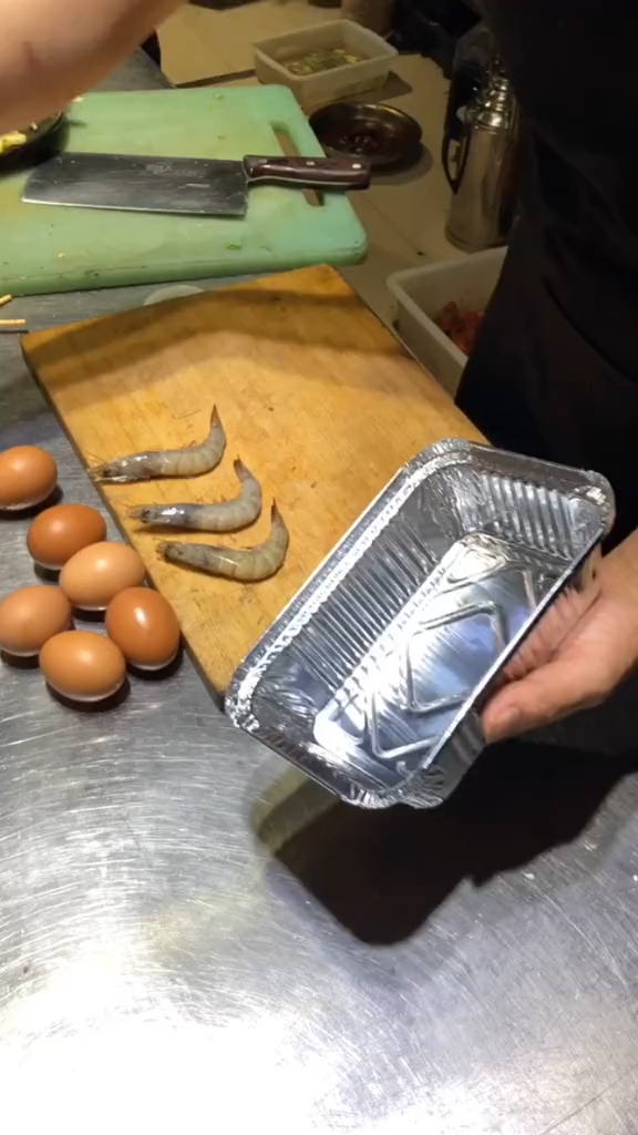 摆摊创业#做一道,锡纸虾扯蛋