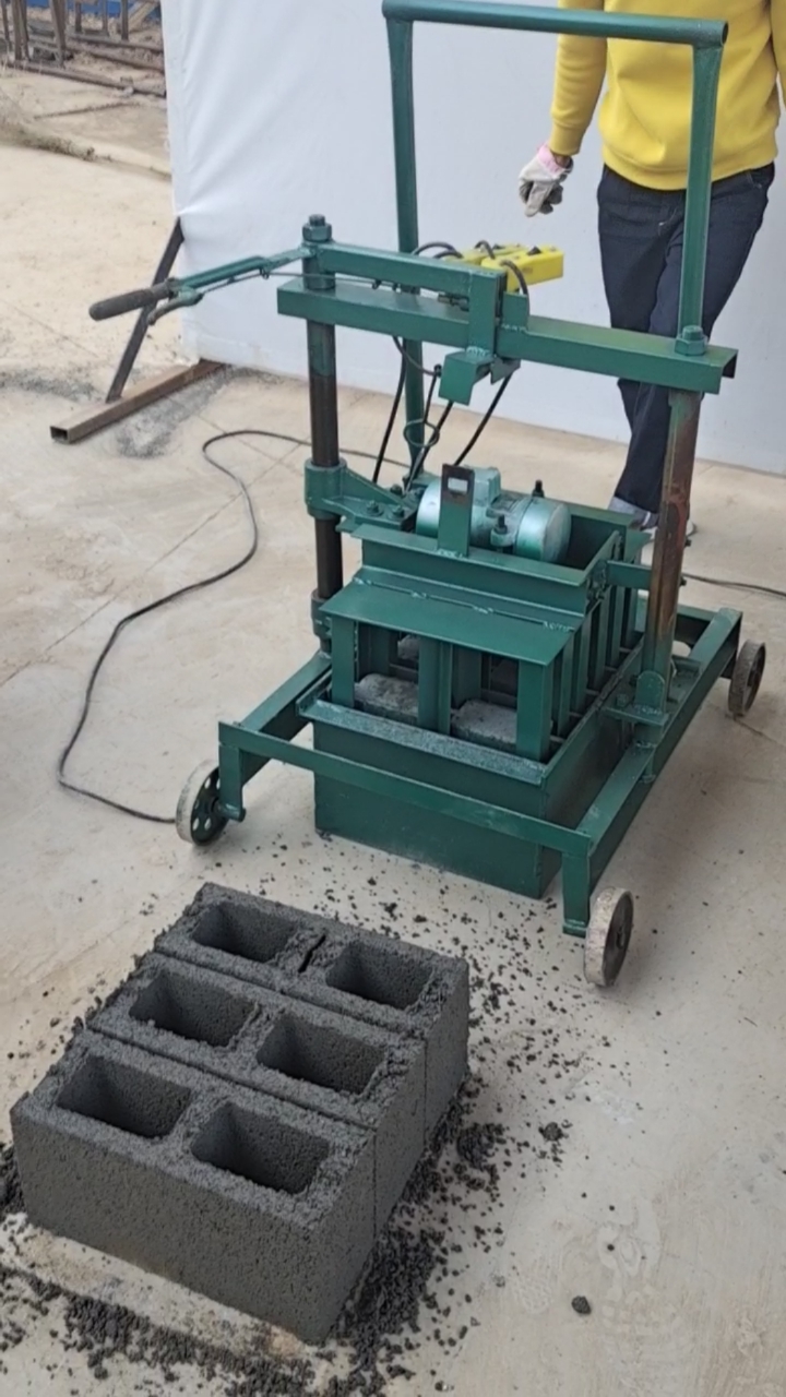 空心砖机#家用小型移动水泥空心砖机