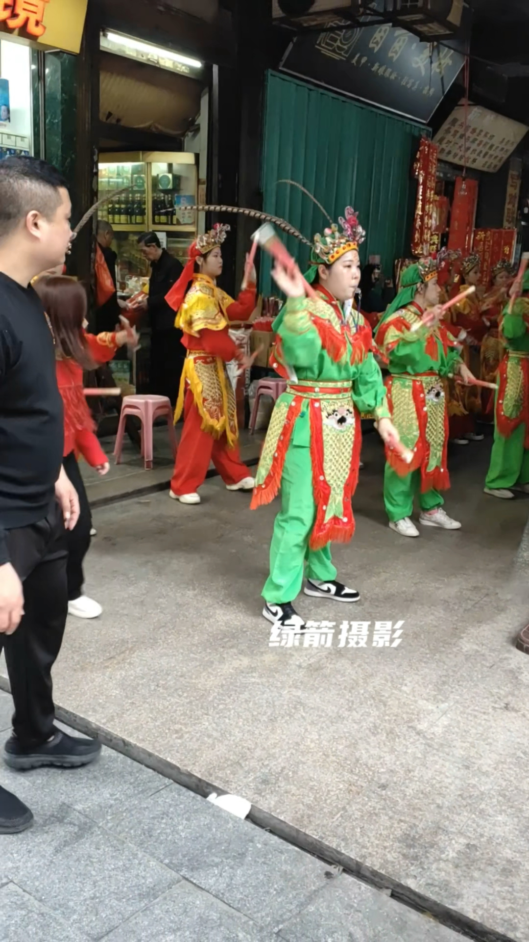 潮阳西门女子英歌据说都还没男朋友