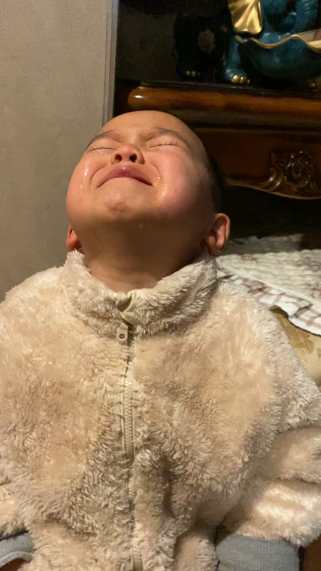 儿子第一次一个这么小的小孩能想爸爸到这种地步看了我都忍不住想哭