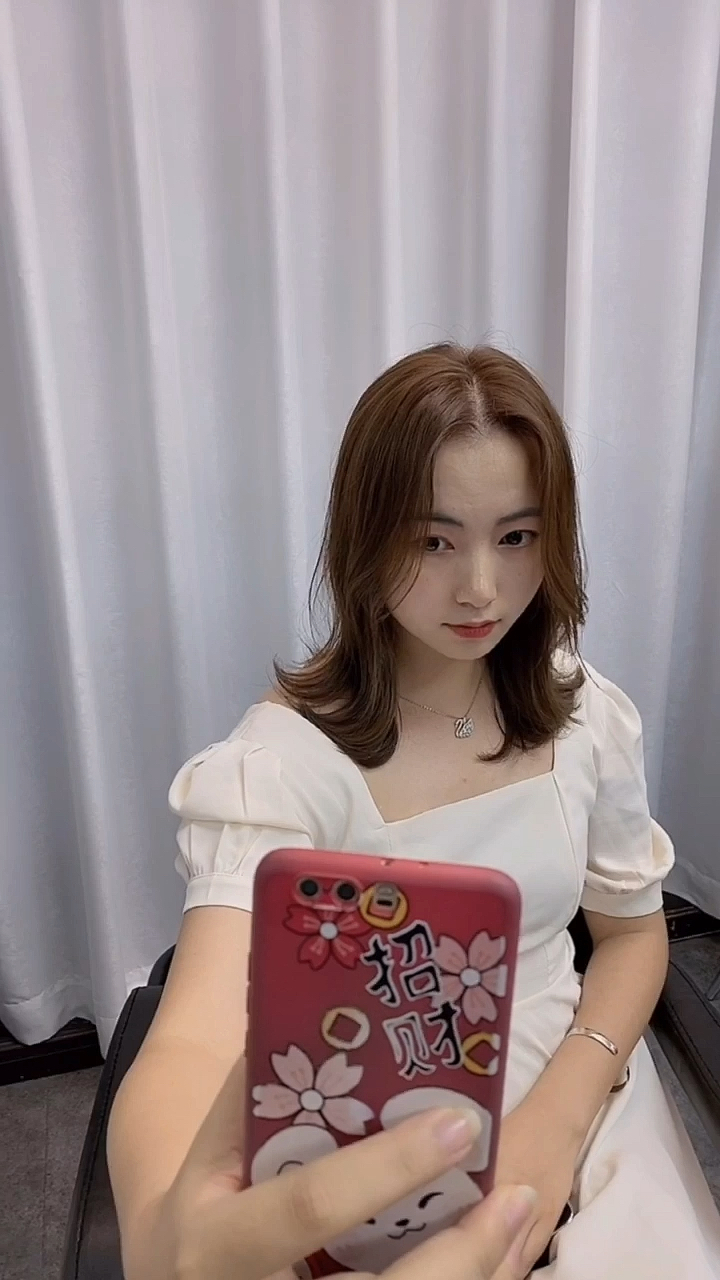 时尚潮流披肩发