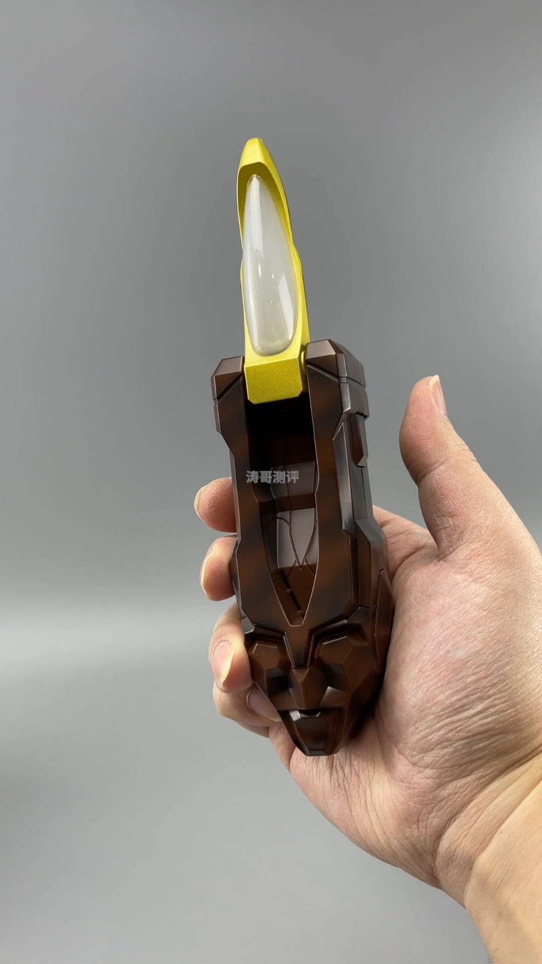 你知道戴拿奥特曼的变身器叫什么名字嘛?-度小视