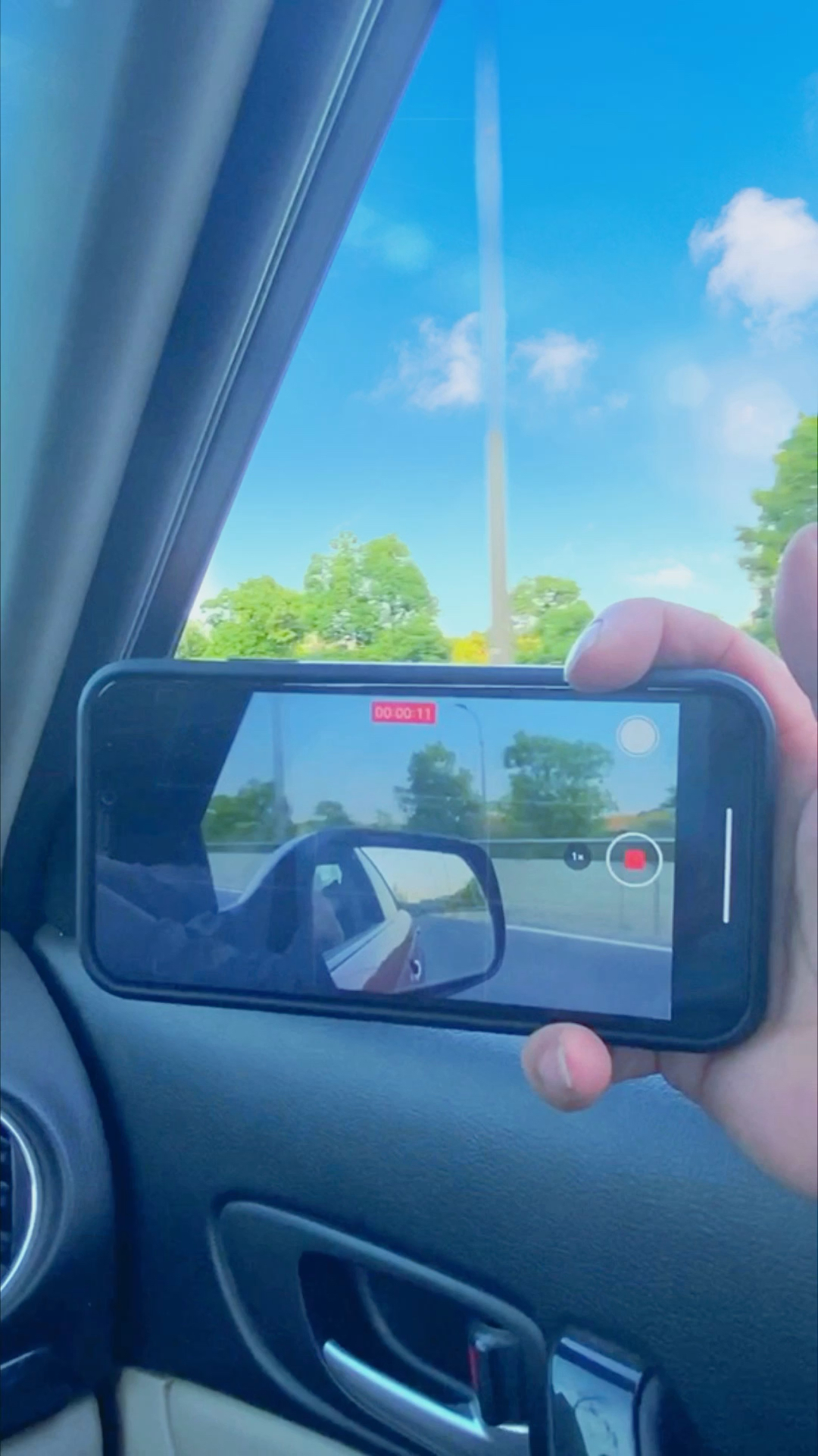 手机摄影教学#坐副驾驶试试这样拍