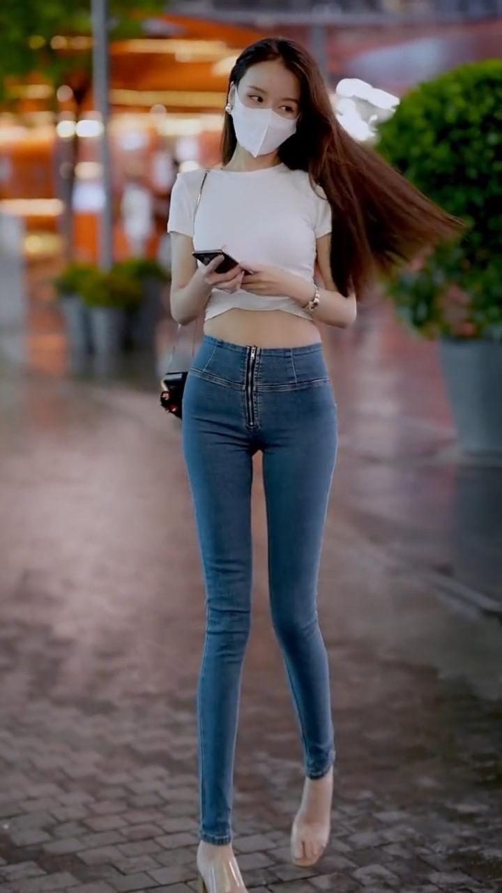 紧身牛仔裤美女#小姐姐太美了