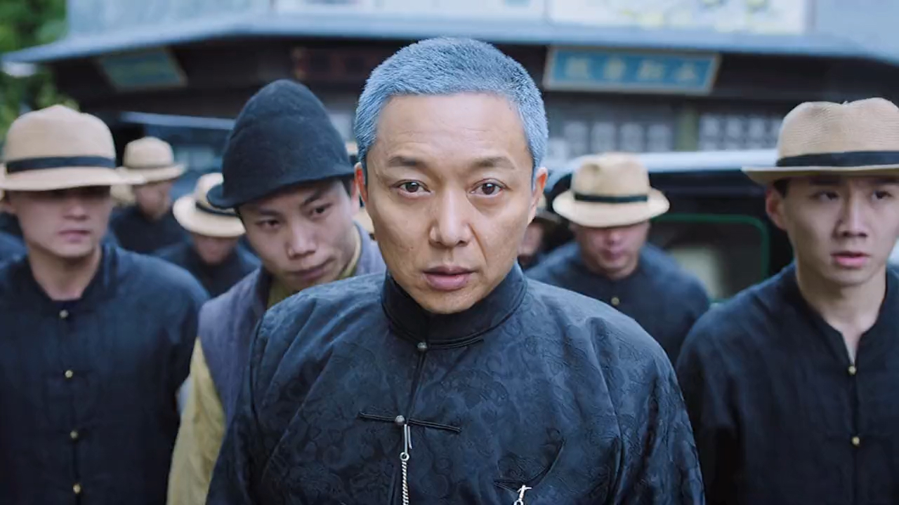 放眼整个上海滩,谁敢动我张万霖!