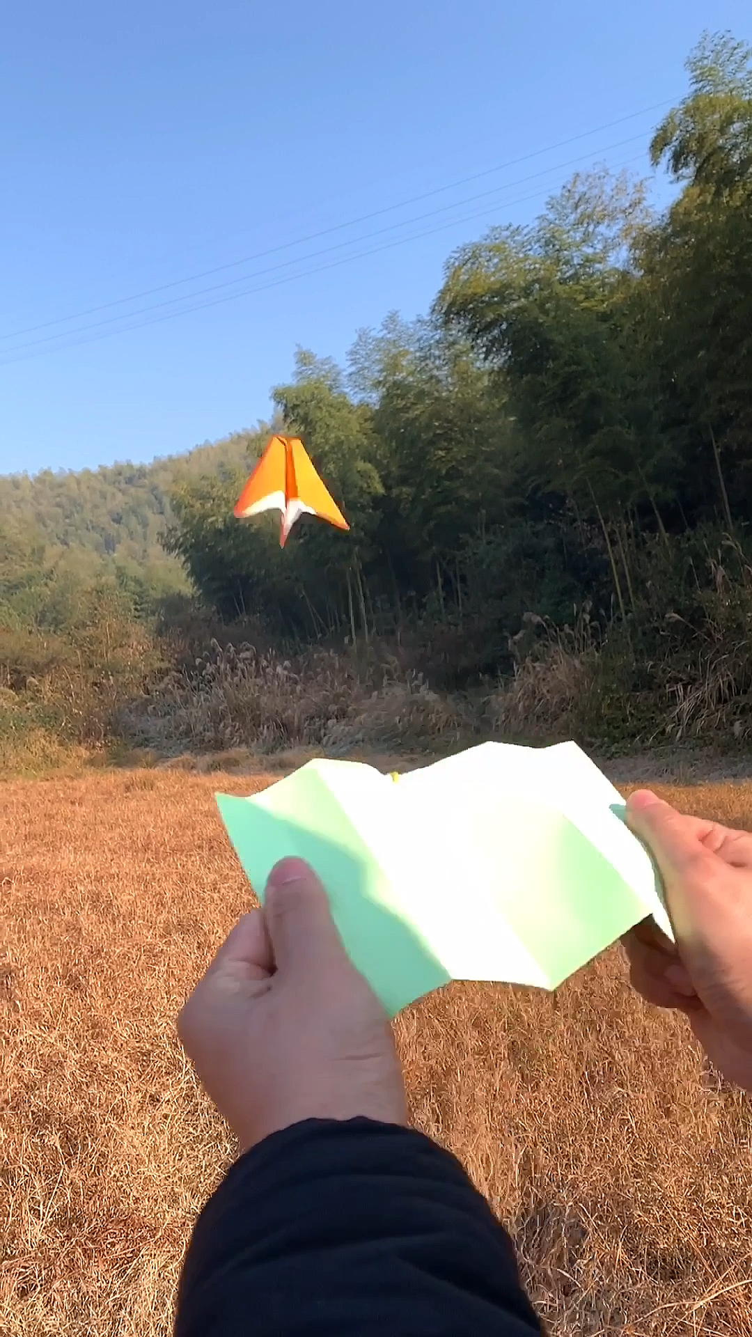 手工折纸#超好玩的橡皮筋弹射纸飞机,快来试试吧!-度小视