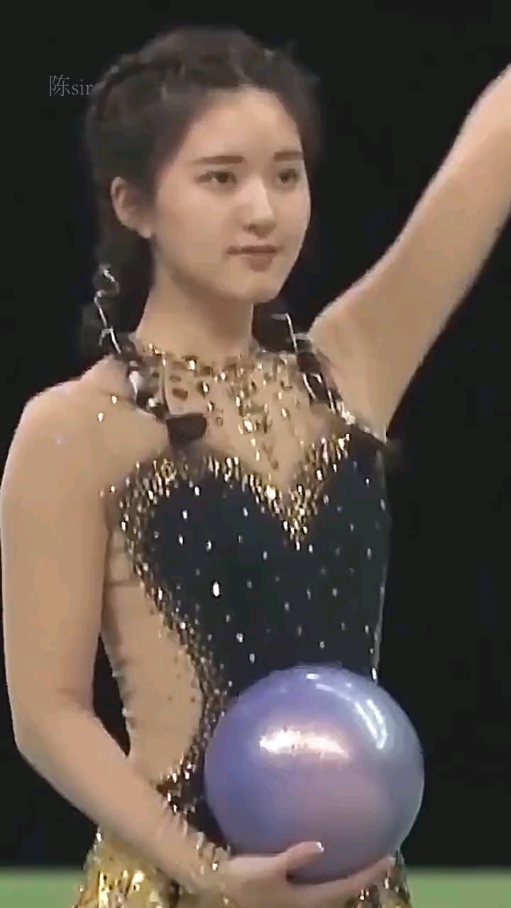 赵露思体操绝美瞬间努力又好看