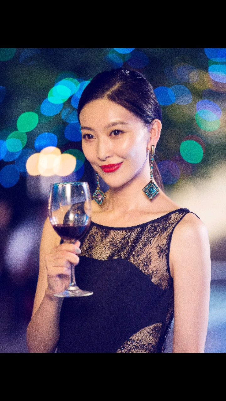 周知,1985年6月30日出生于辽宁省,演员,中央戏剧学院2001级表演系.