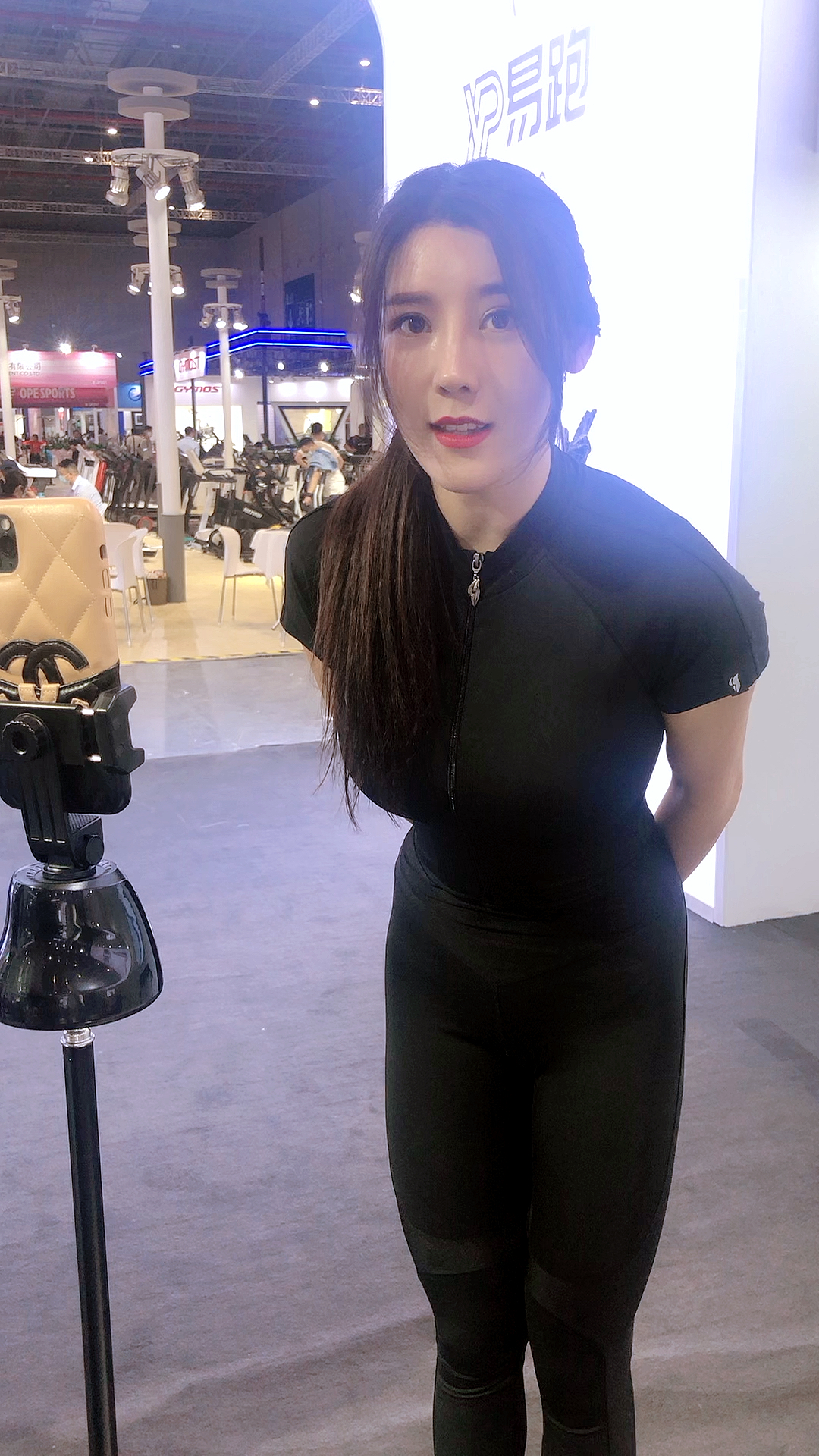 178的刘太阳你们的女神刘太阳向我挥手打招呼啦你们羡慕吗