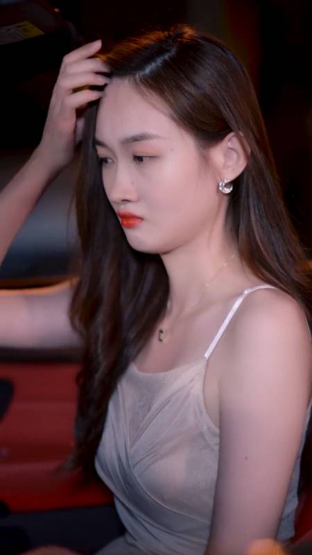 做人不要太攀比,踏踏实实做自己!