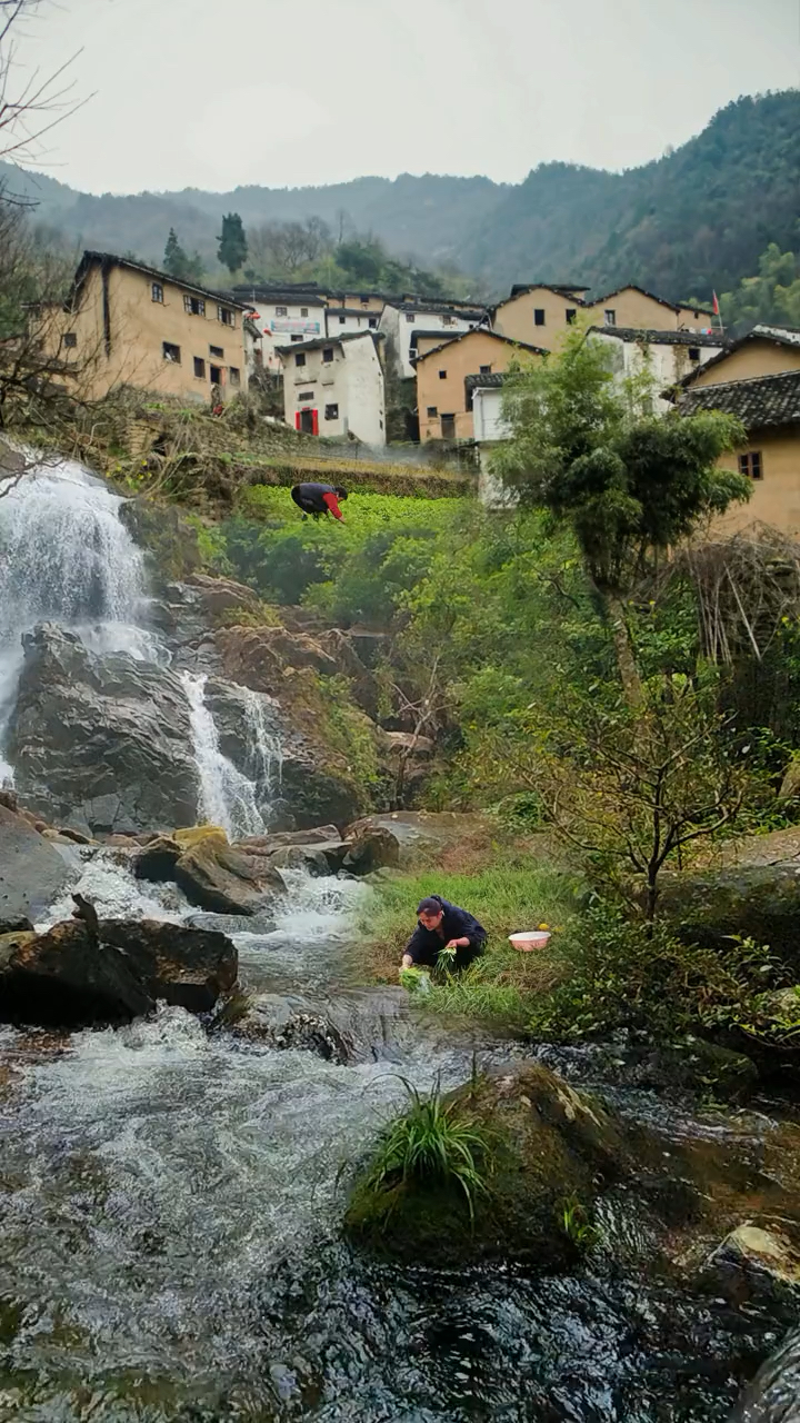 这就是我们乡下,山沟沟里,没有大城市喧嚣和繁华,有喜欢这样的农村