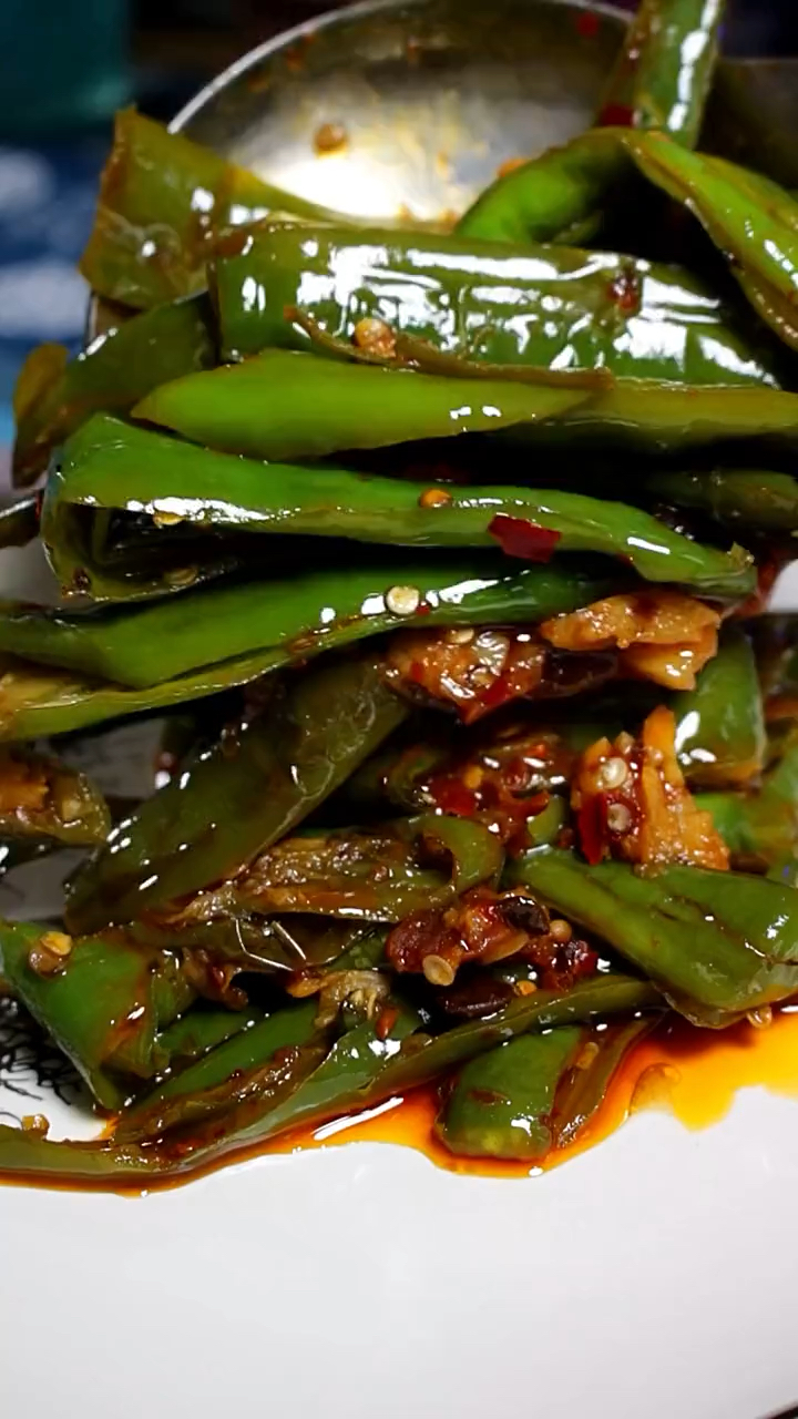 家乡特色美食#教你一道吃了就上瘾的下饭菜,味道绝了,绝味辣椒