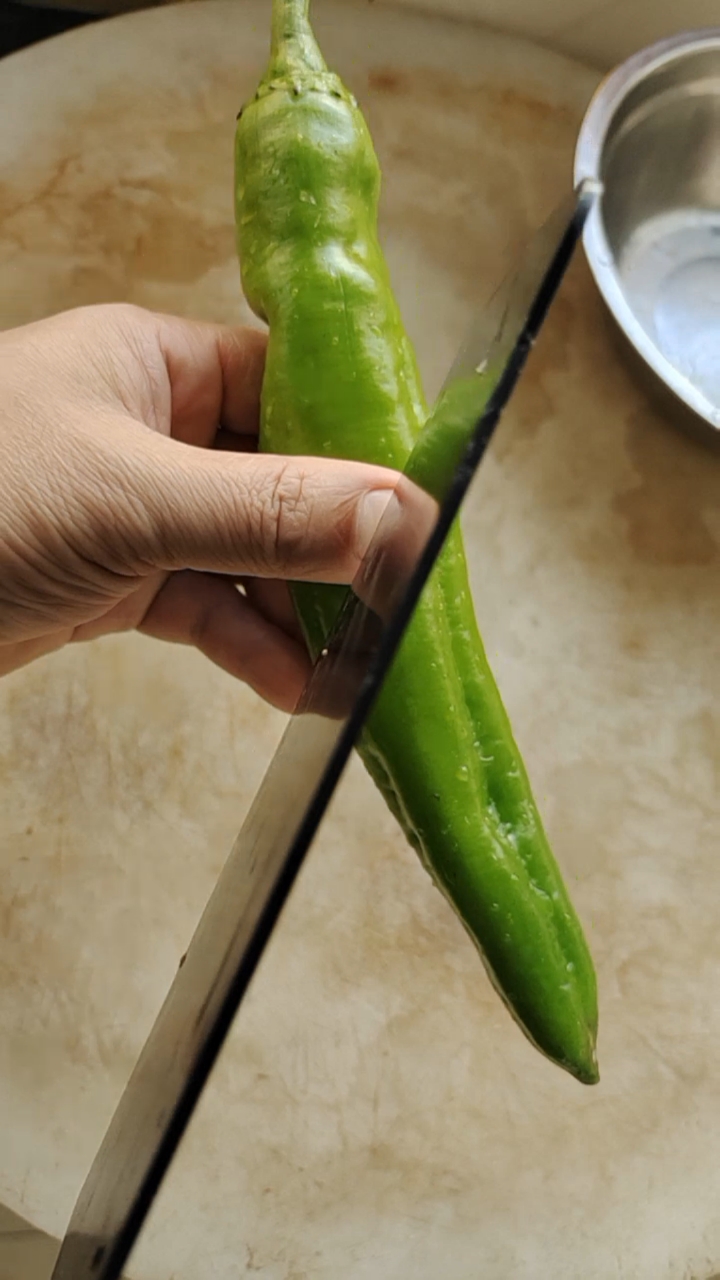 酒店里最实用的尖椒菱形片的切法