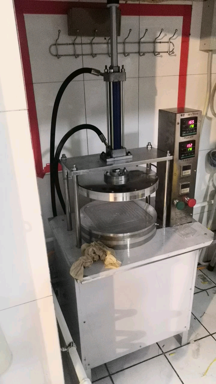 方形鸡蛋灌饼机卤肉卷饼机两用机器一台机器两套模具