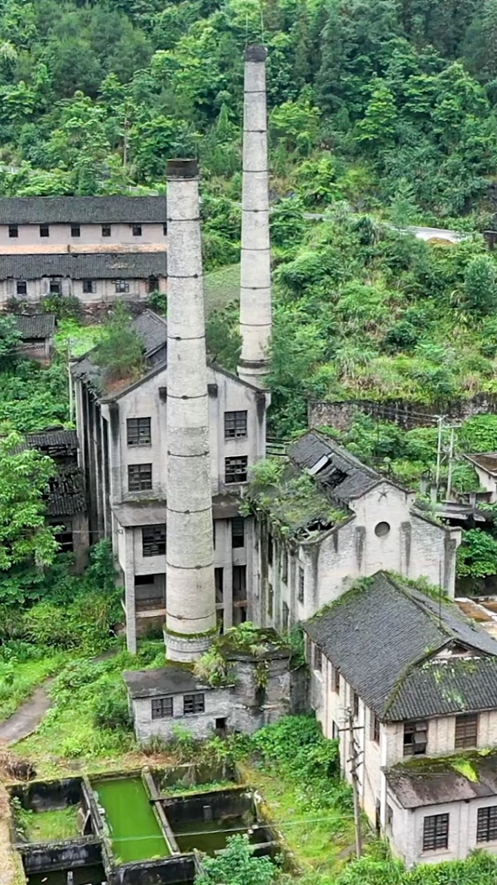 旅游进行时#贵州大山里的废弃水银厂,曾经繁华一时被称为"小香港"