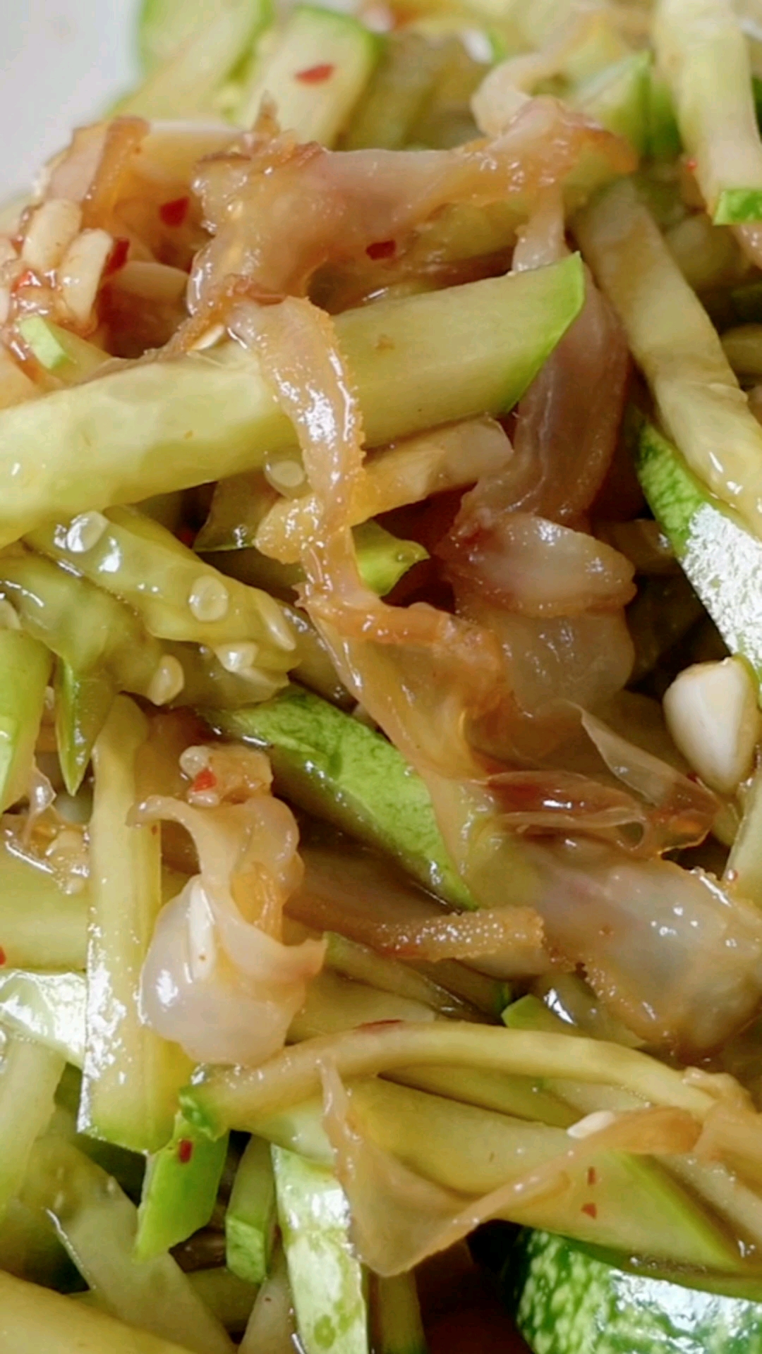 凉拌海蜇皮,清脆爽口,吃一次念念念不忘