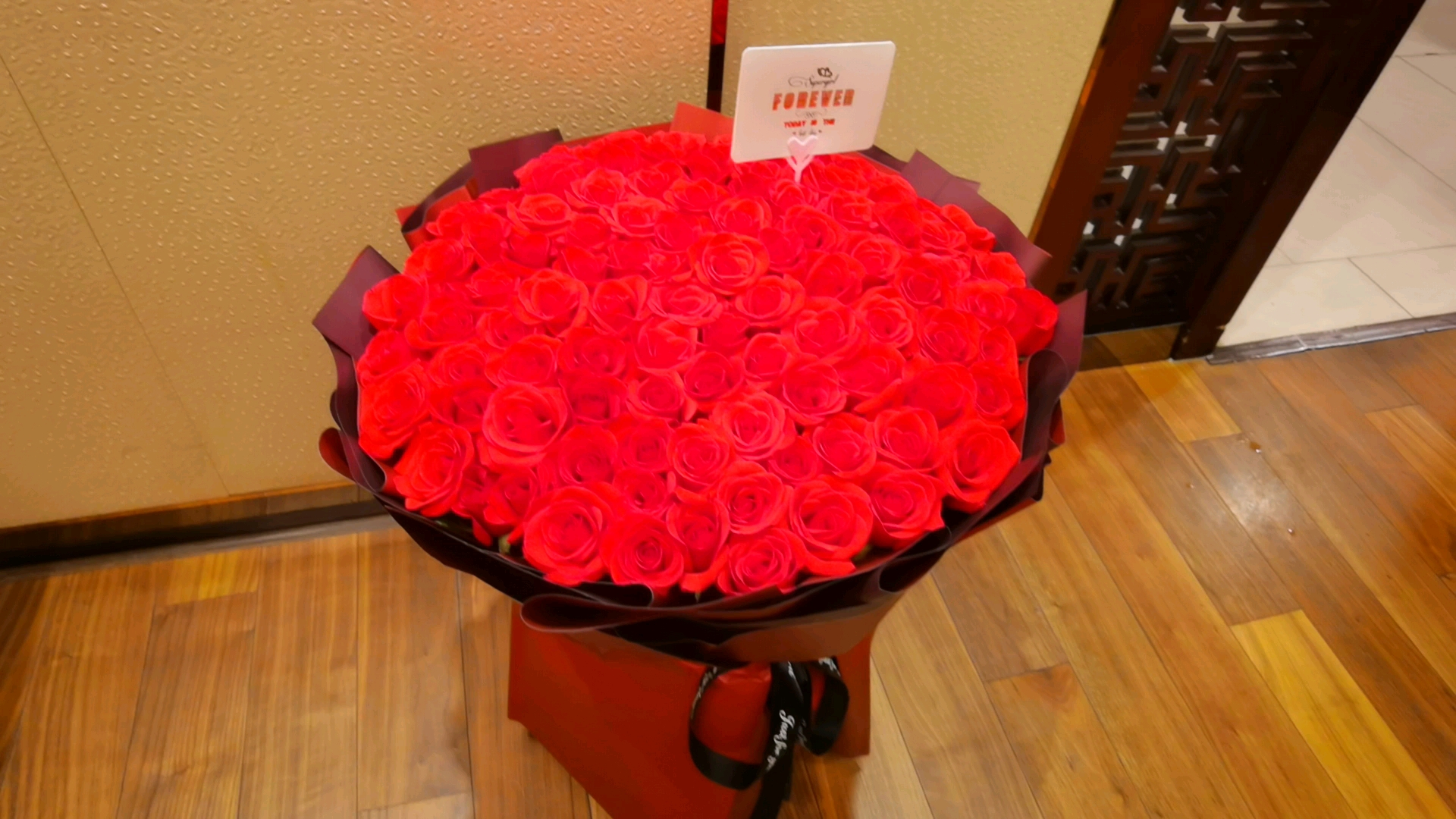 老爸老妈钻石婚,孙子媳妇送的玫瑰花蛋糕