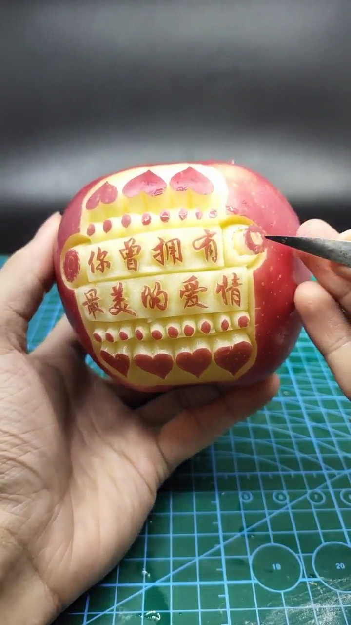 苹果雕刻艺术,感谢支持