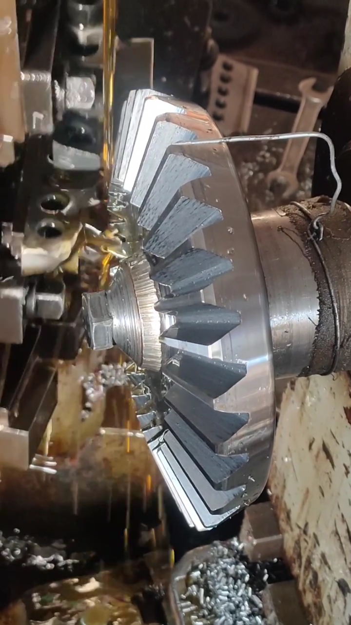 这样铣齿轮效率是不是很高?