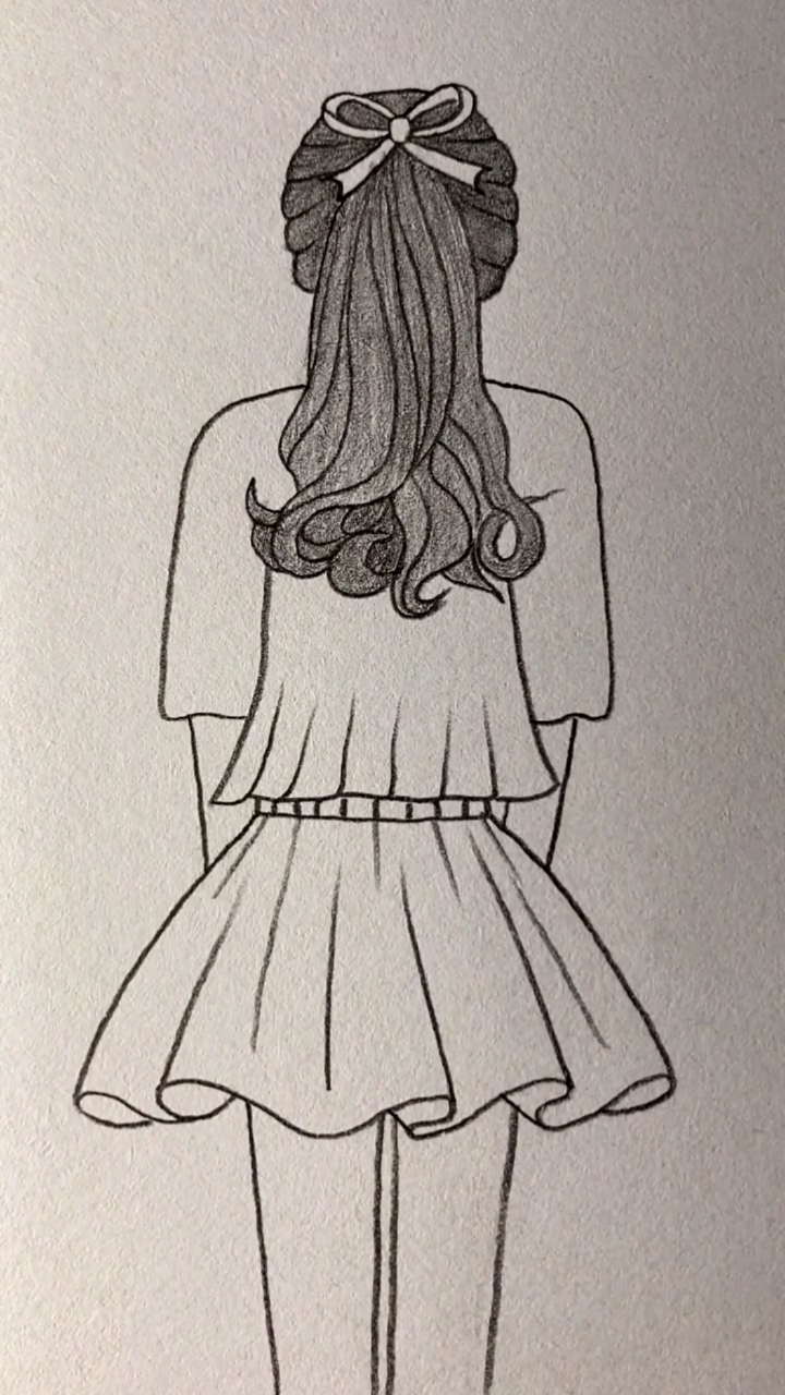 画画原来如此简单#画美女背影-全民小视频