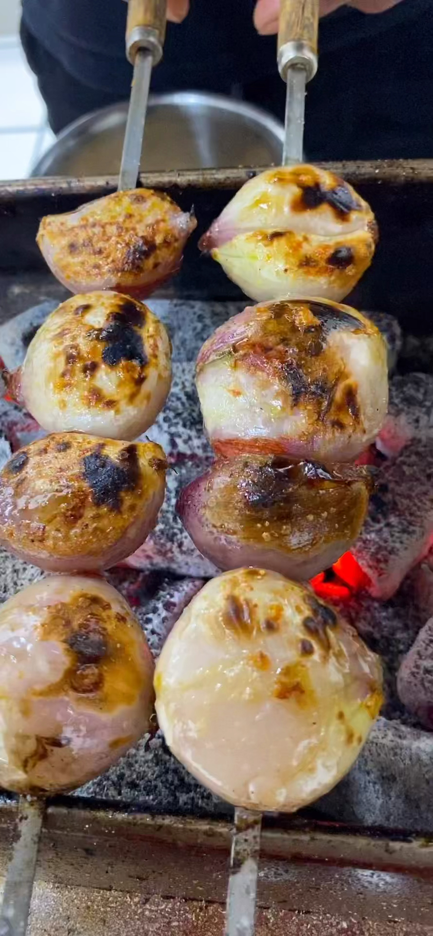 万物皆可烧烤#烤毛葱,也叫干葱头-度小视