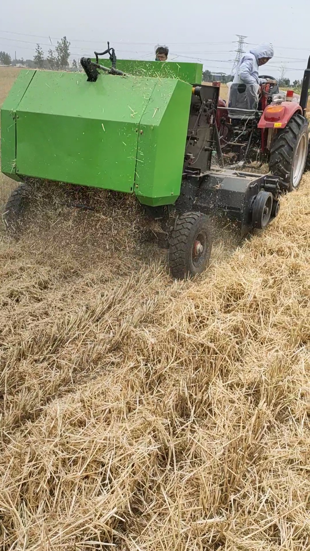 秸秆打捆机#给牛羊收草料的打捆机.