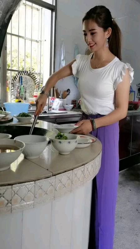 我这保守会洗衣做饭干农活的农村女孩没人赞-全民小视频