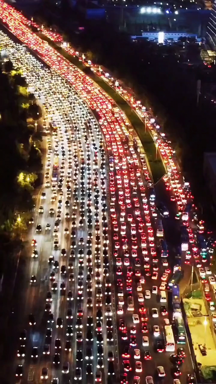 济南经十路堵车图片图片