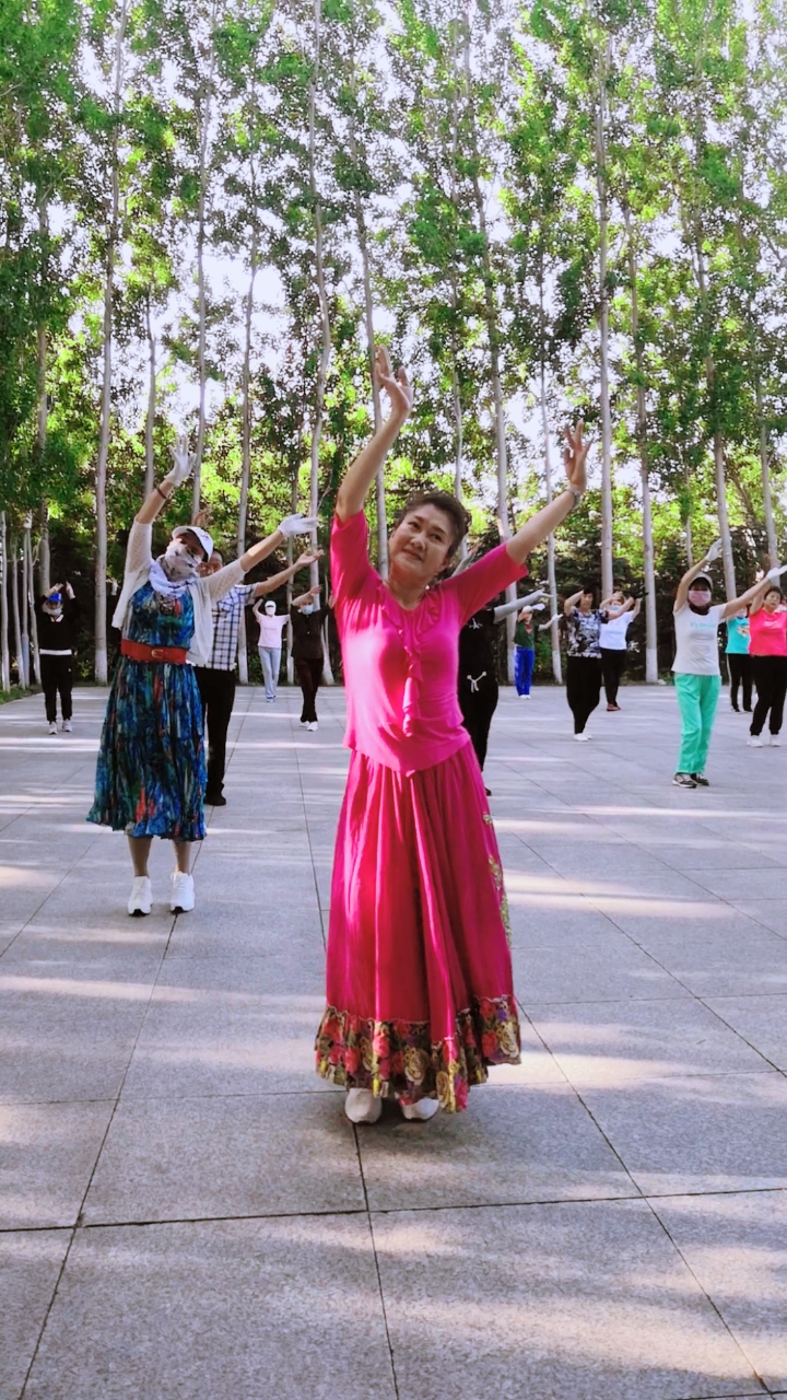 我跳舞时最快乐#公园林中最美的晨舞