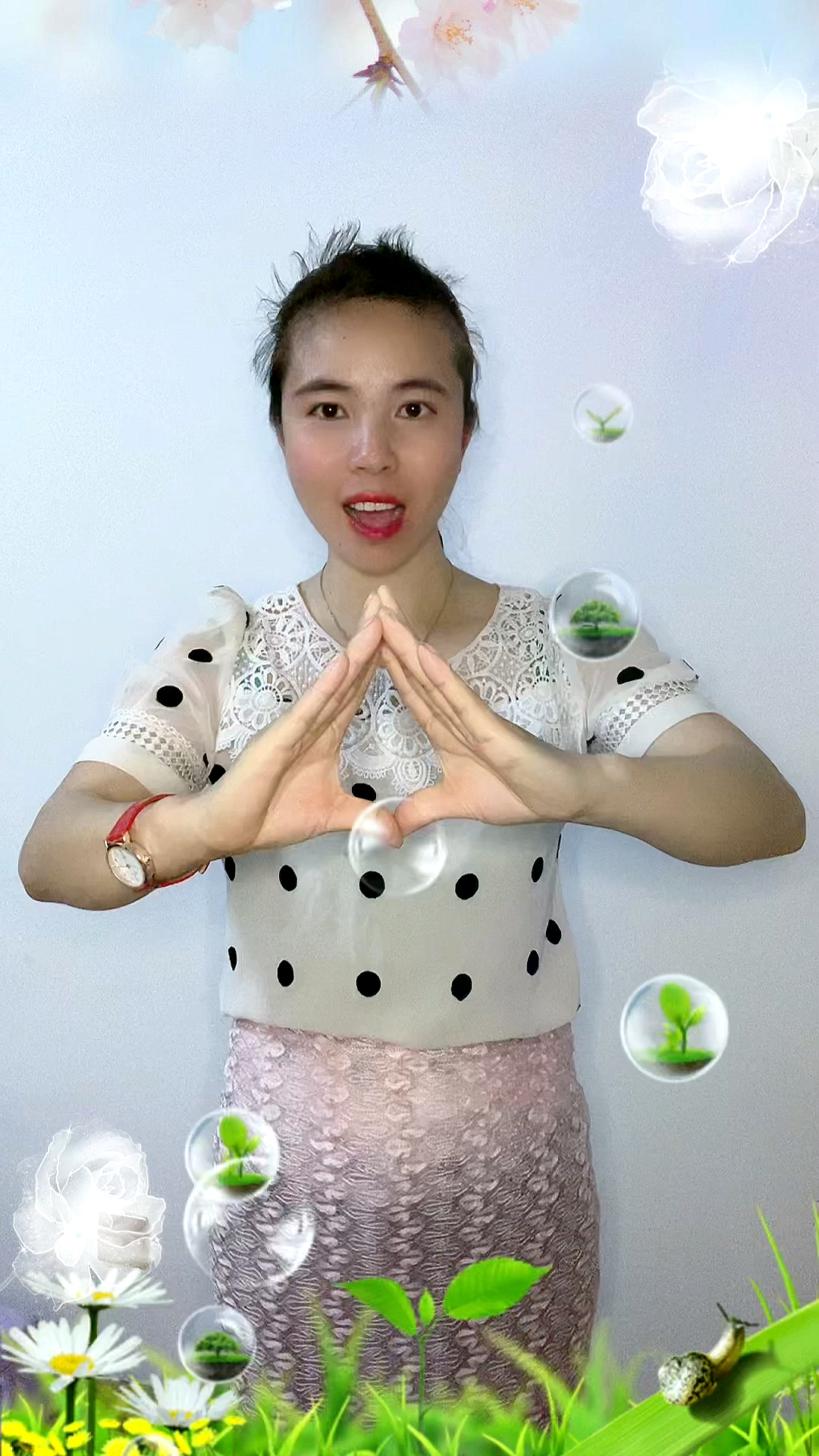 热歌手势舞#美丽的草原我的家