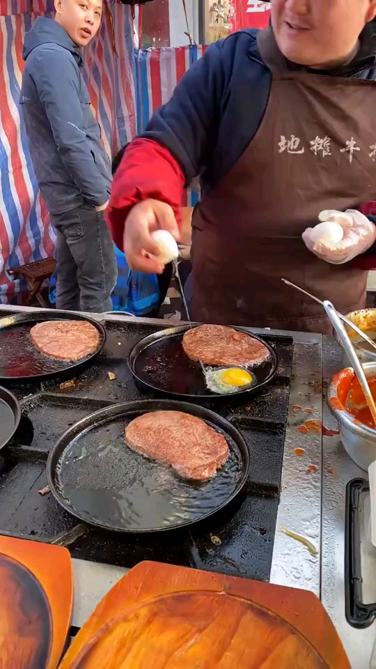 地摊牛排,也一样美味