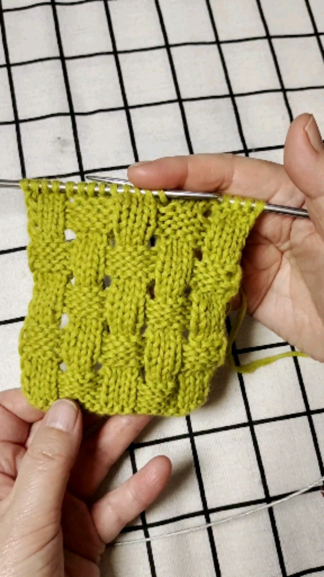 纯手工编织毛衣#镂空棋盘格花形编织,8针16行一个花形