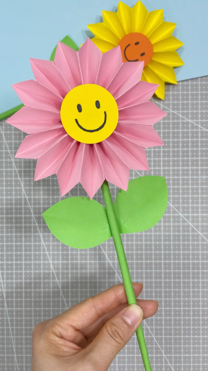 做一朵可爱的小花送她吧.#三八女神节##手工花