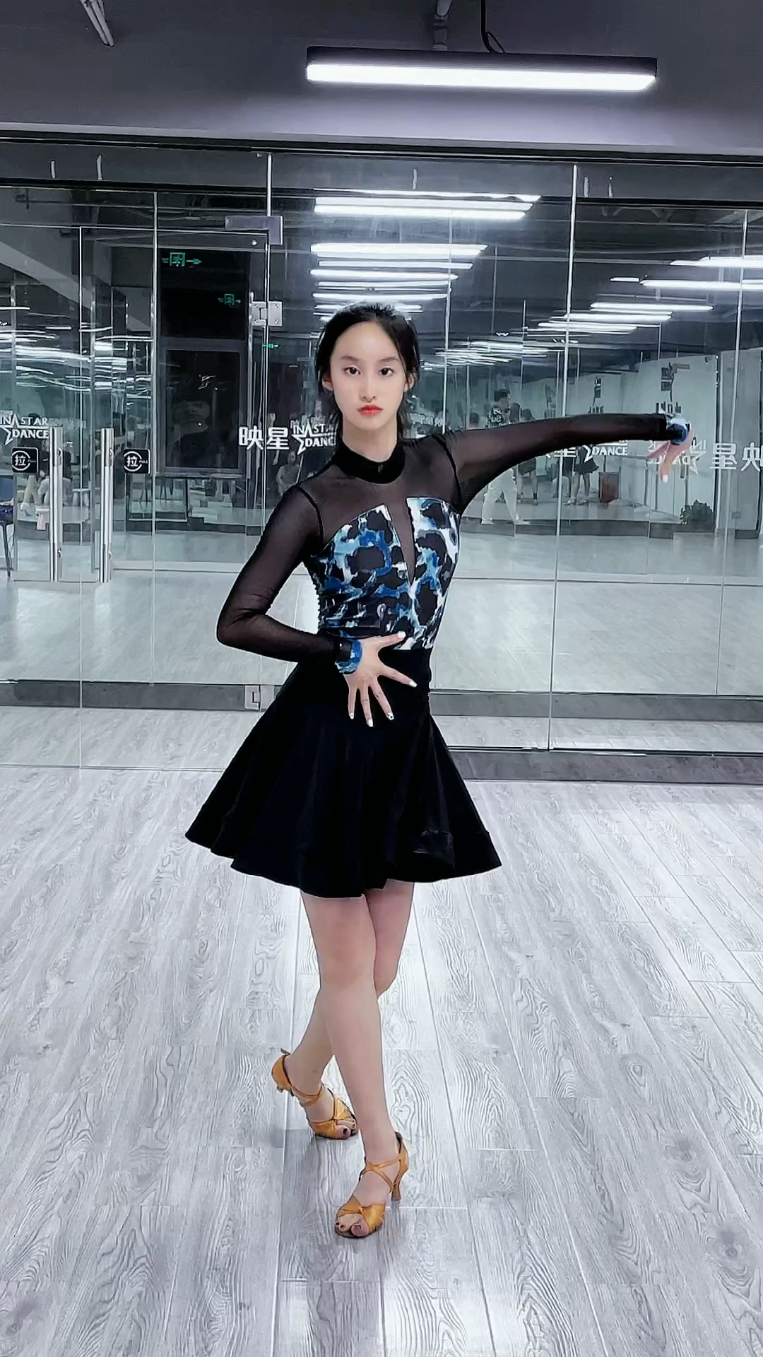 舞蹈宝儿的漂亮学姐系列之范爷