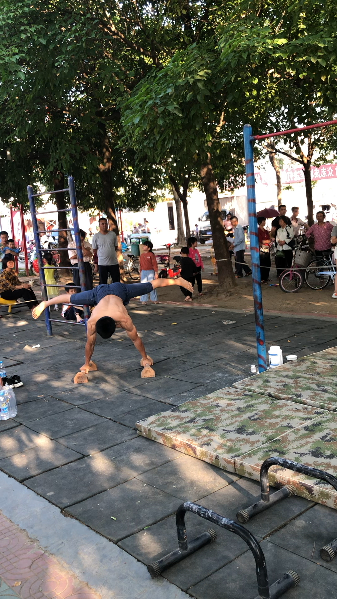 #街头极限健身#初中生就是牛!-度小视