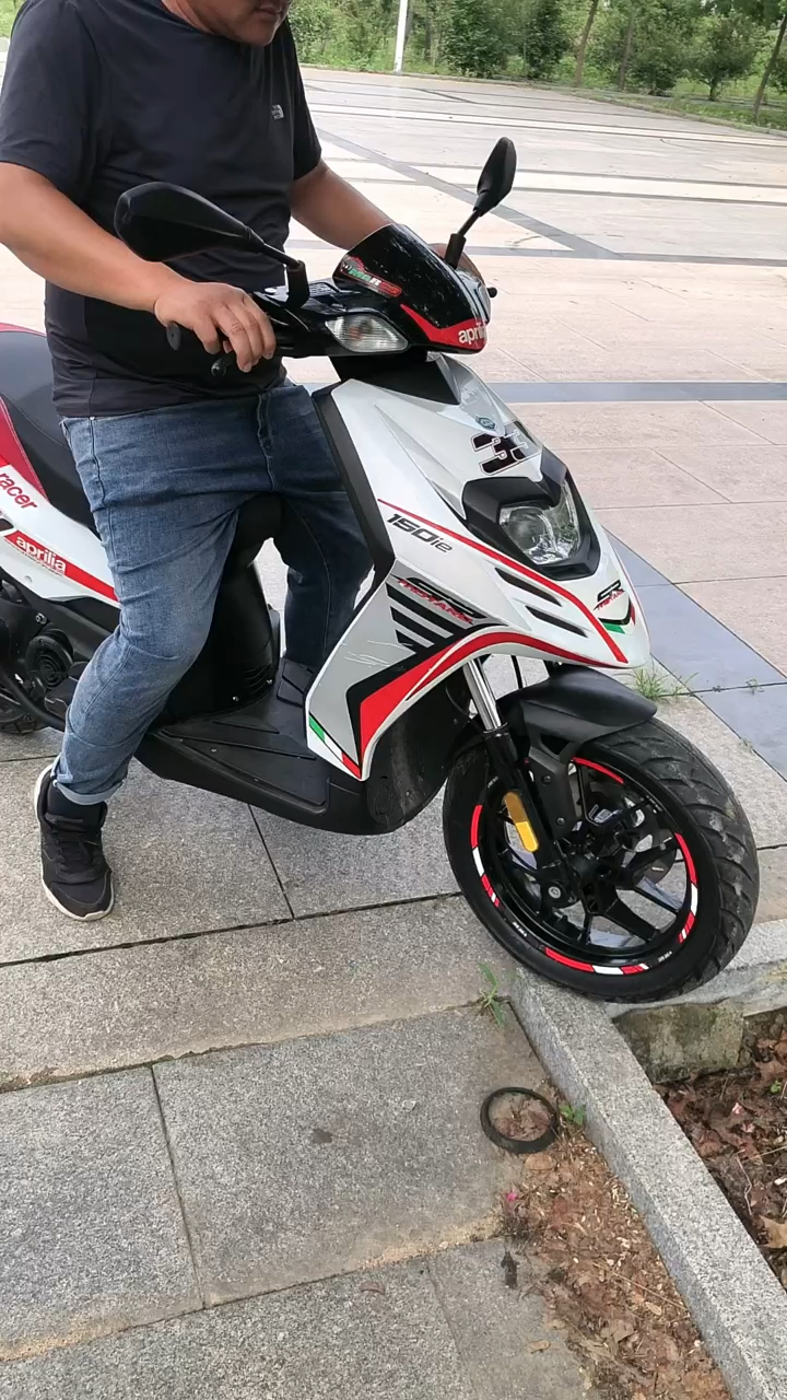 比亚乔台风喜欢机车的朋友们关注一下