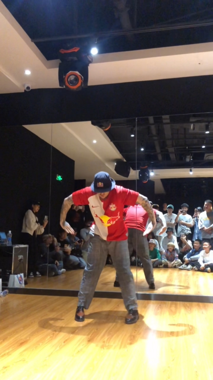 全民皆舞poppingc这就是街舞选手