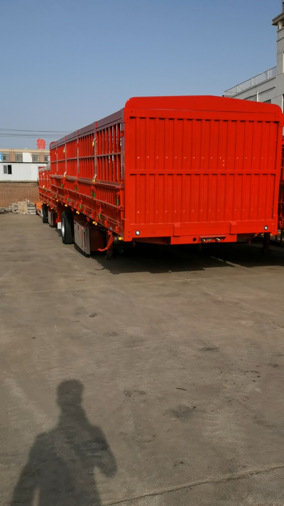 13米侧翻自卸车加高花栏