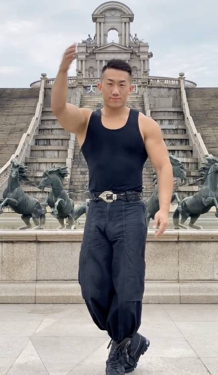 健身#中国最强硬汉,全网最强麒麟臂,实力碾压小鲜肉,我的公主殿下在