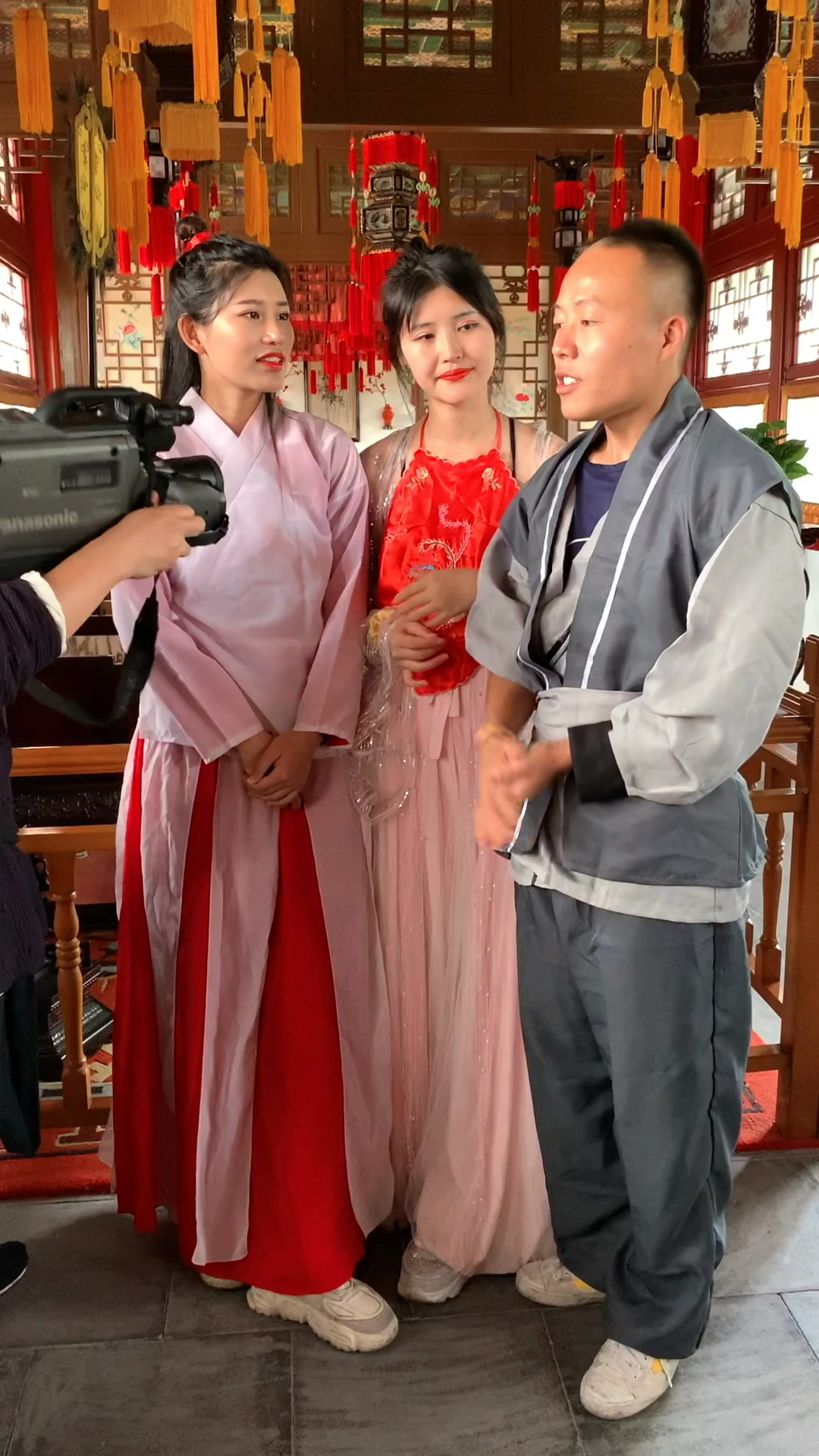 剧组演员拍戏现场