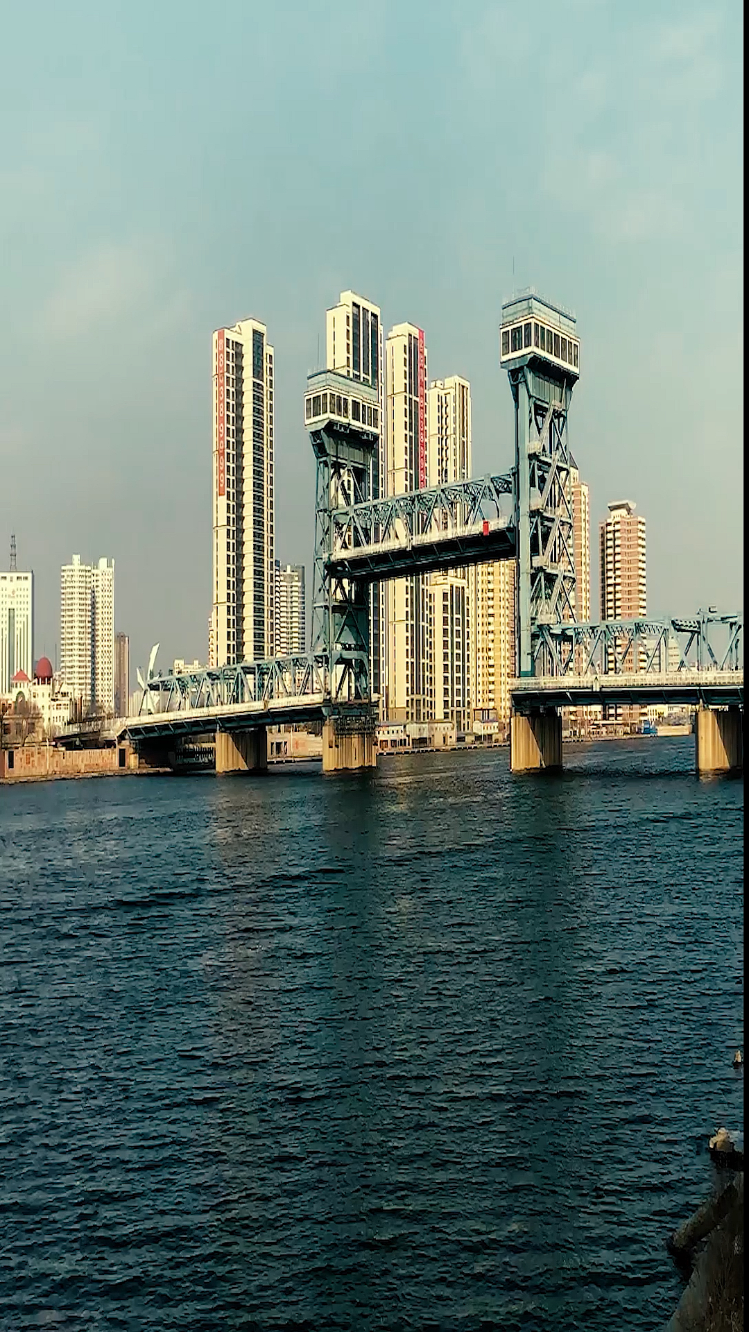 能过船,能过车,还能过自行车,天津最牛大桥.-度小视