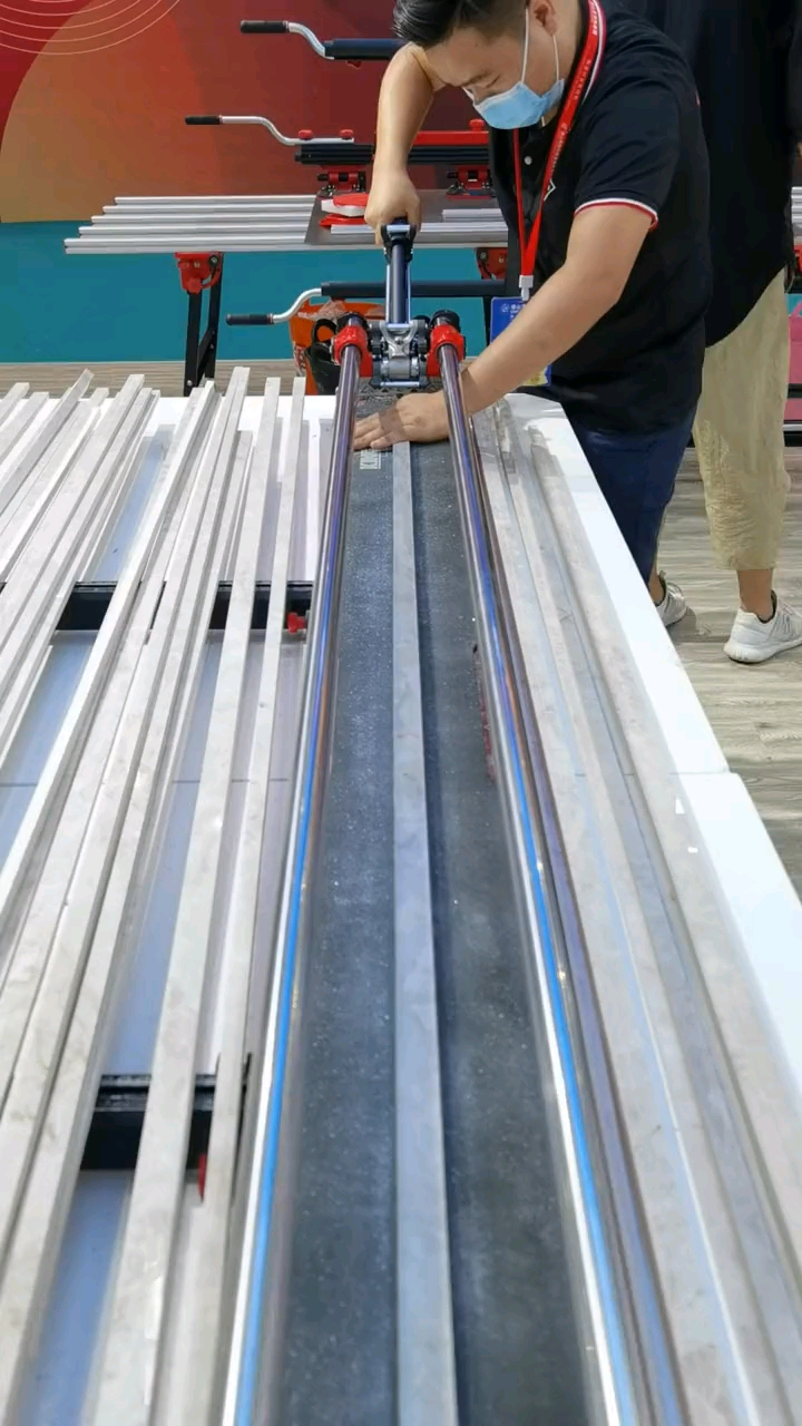 挑战1.8米长岩板瓷砖切割1cm窄条